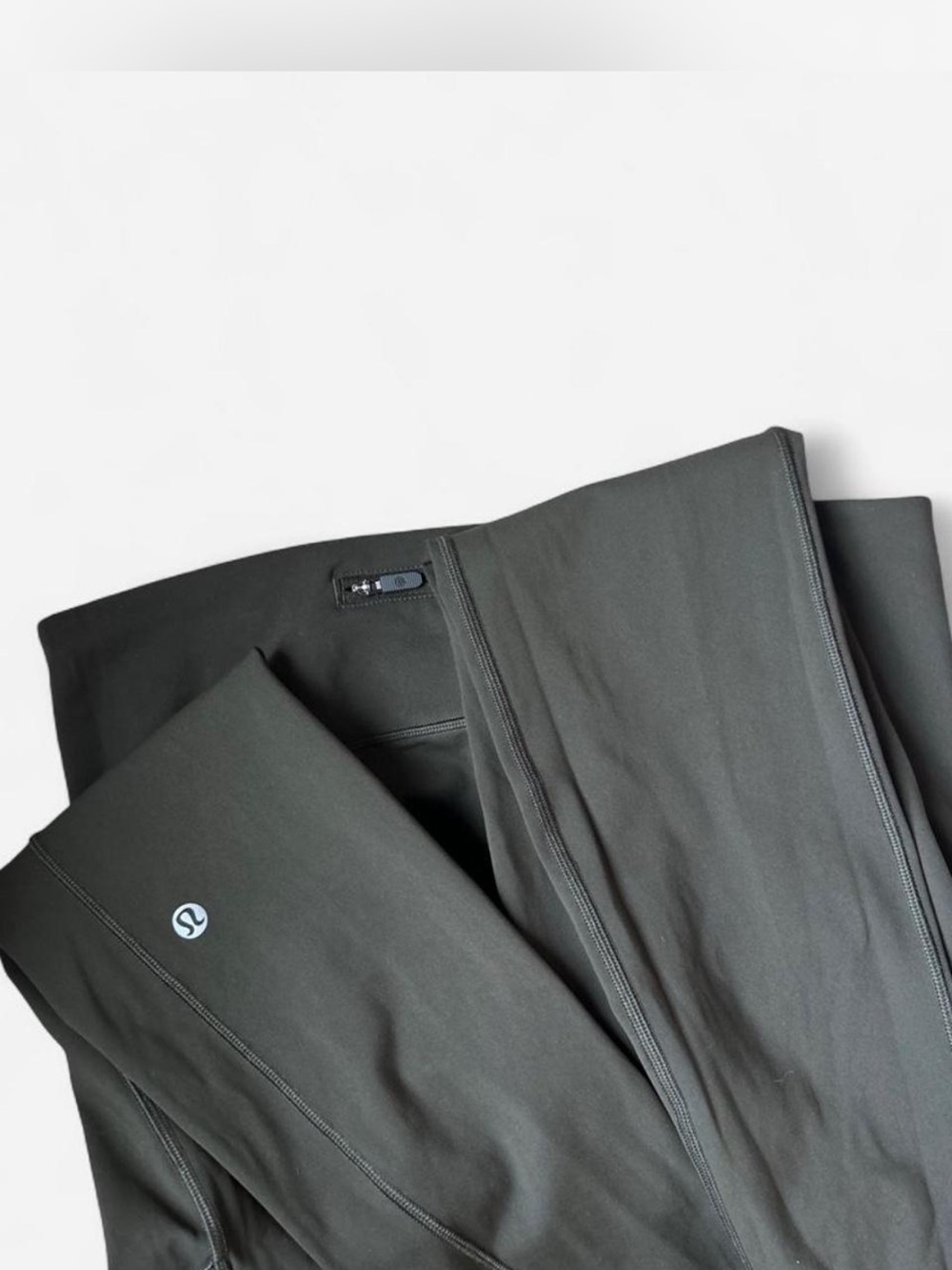 Lululemon dark green leggings size 8 - Picture 6 of 7